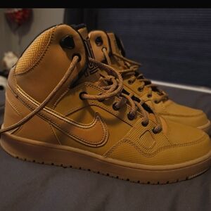 Nike Son of Force Winter Mid Wheat Men’s Size 9 (NWOT & Box )